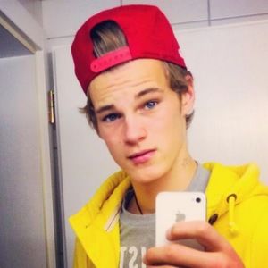 Meet your Posher, Gilles